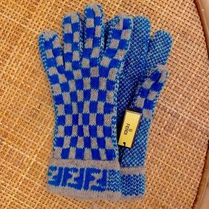 FENDI gloves 🧤